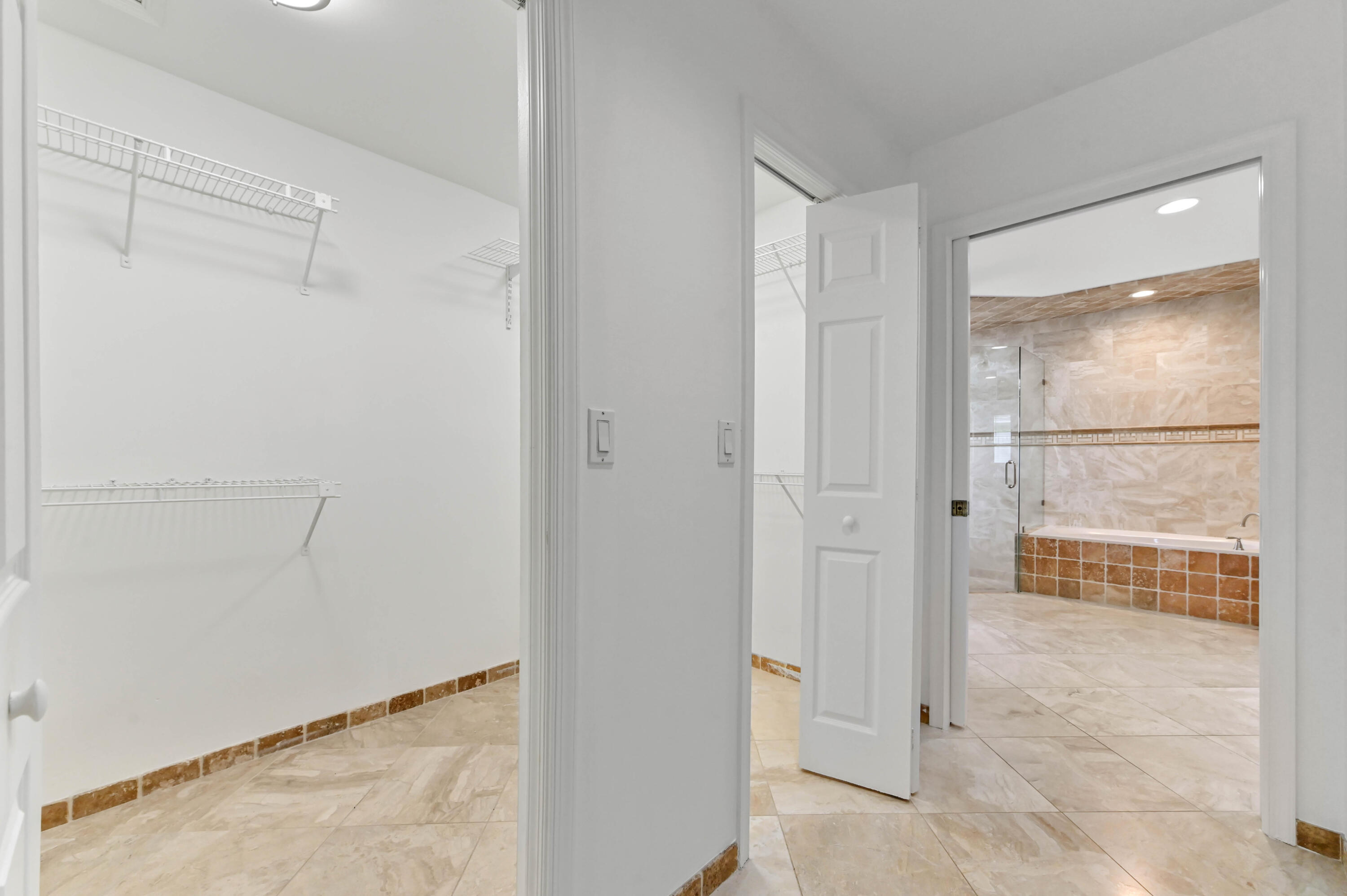 PINEWOOD MANOR OF WELLINGTON - Residential Lease