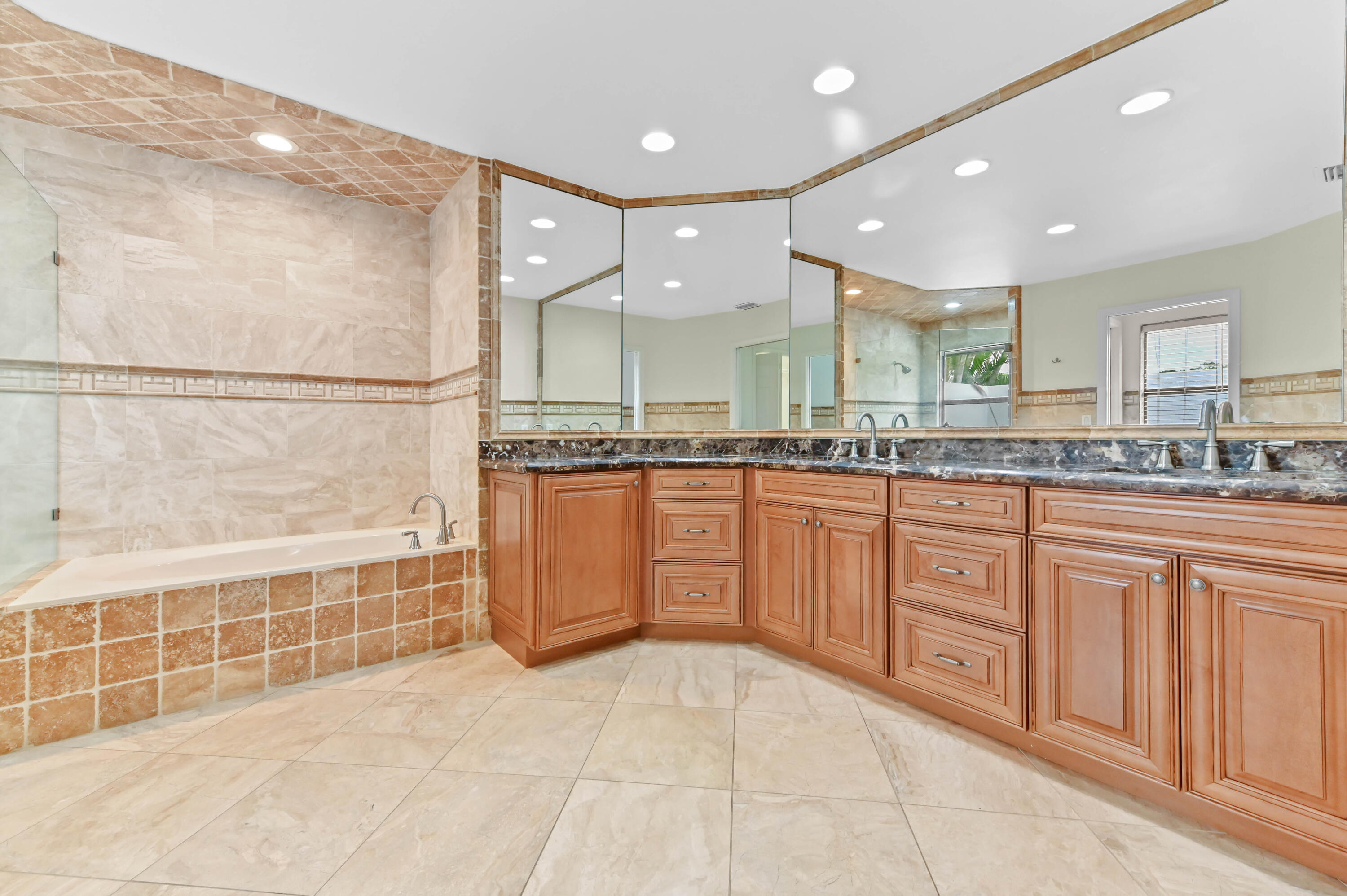 PINEWOOD MANOR OF WELLINGTON - Residential Lease