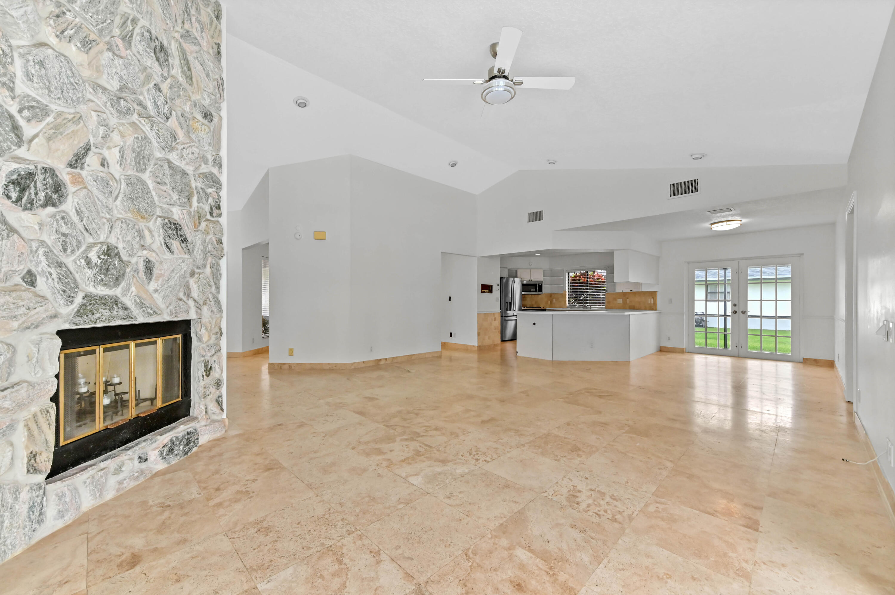 PINEWOOD MANOR OF WELLINGTON - Residential Lease