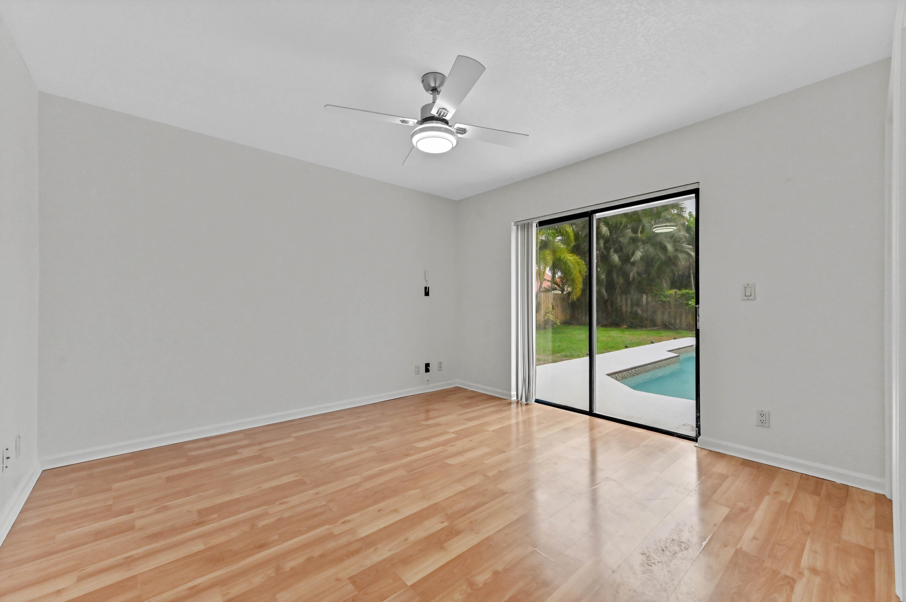 PINEWOOD MANOR OF WELLINGTON - Residential Lease