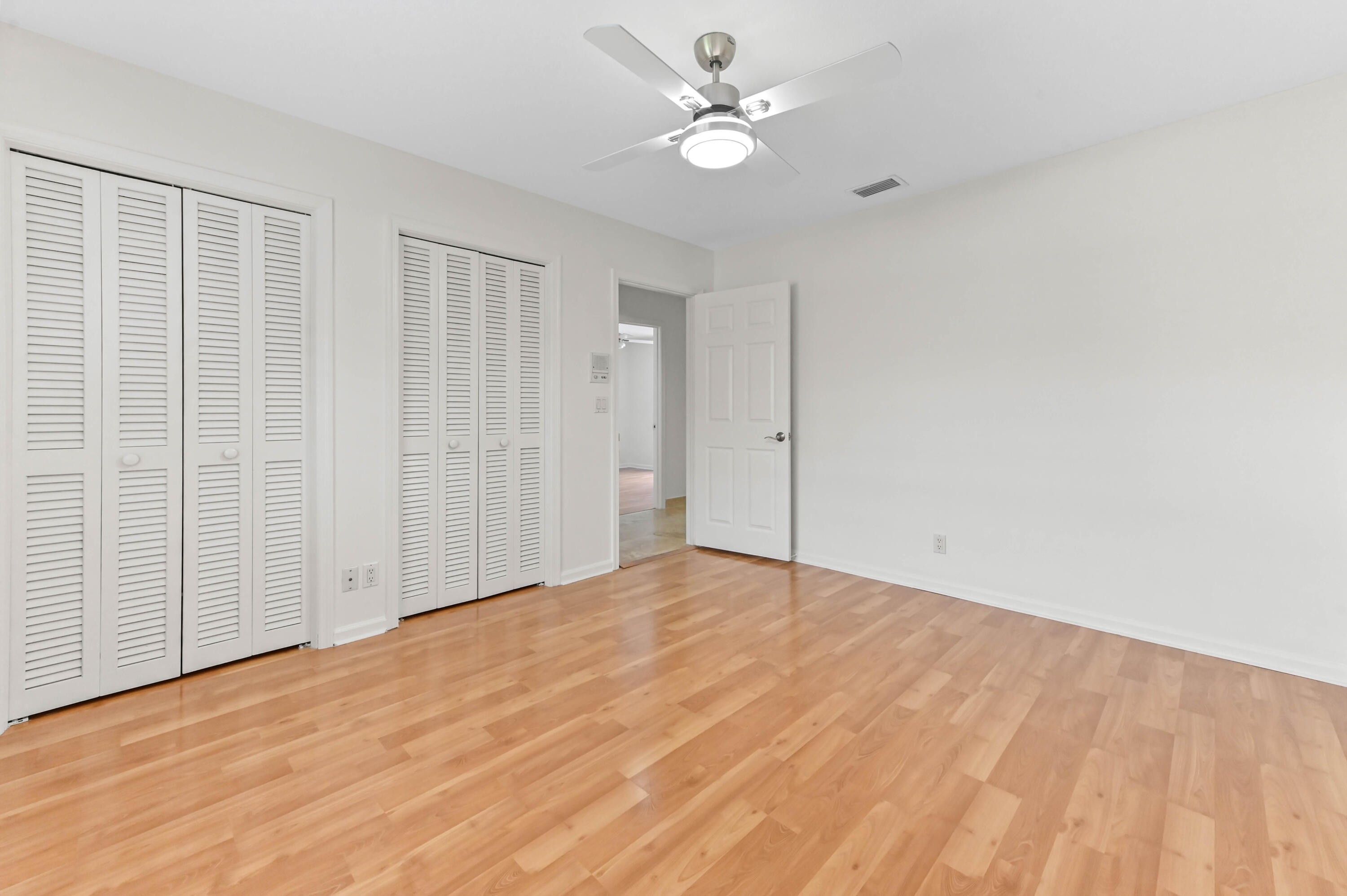 PINEWOOD MANOR OF WELLINGTON - Residential Lease