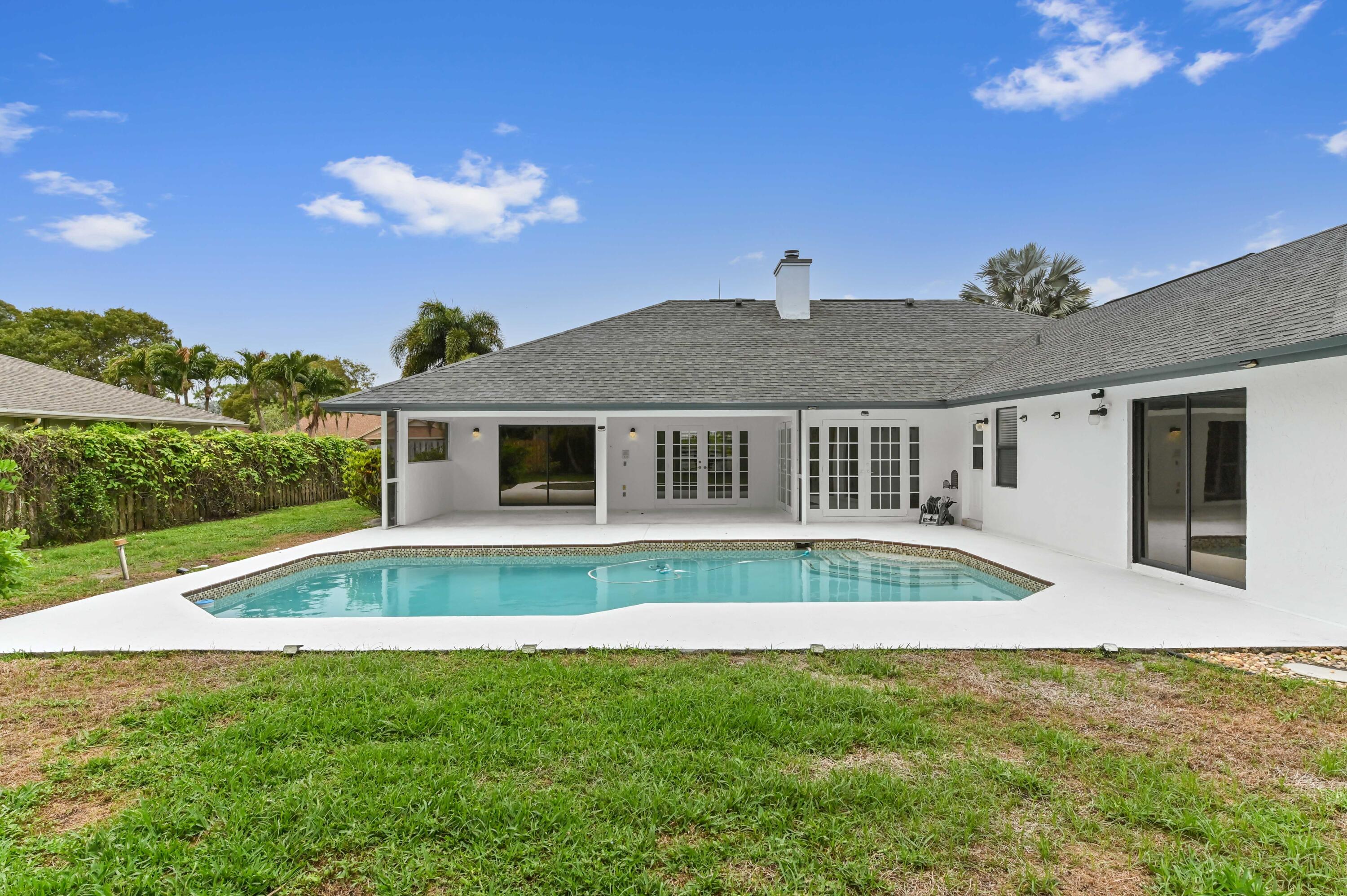 PINEWOOD MANOR OF WELLINGTON - Residential Lease