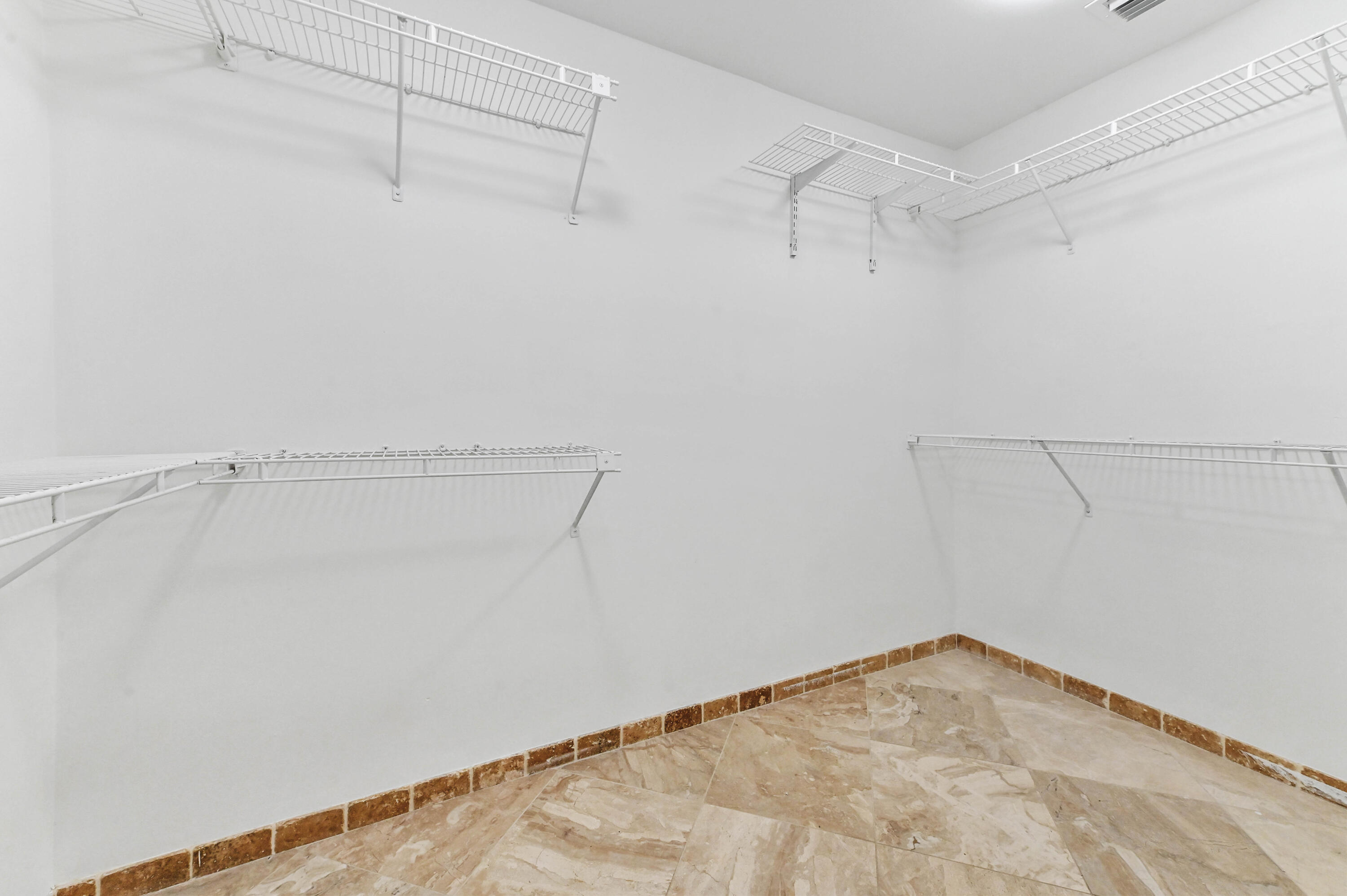 PINEWOOD MANOR OF WELLINGTON - Residential Lease