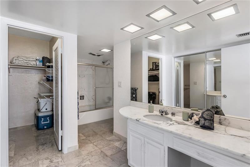 Regency Tower - Residential