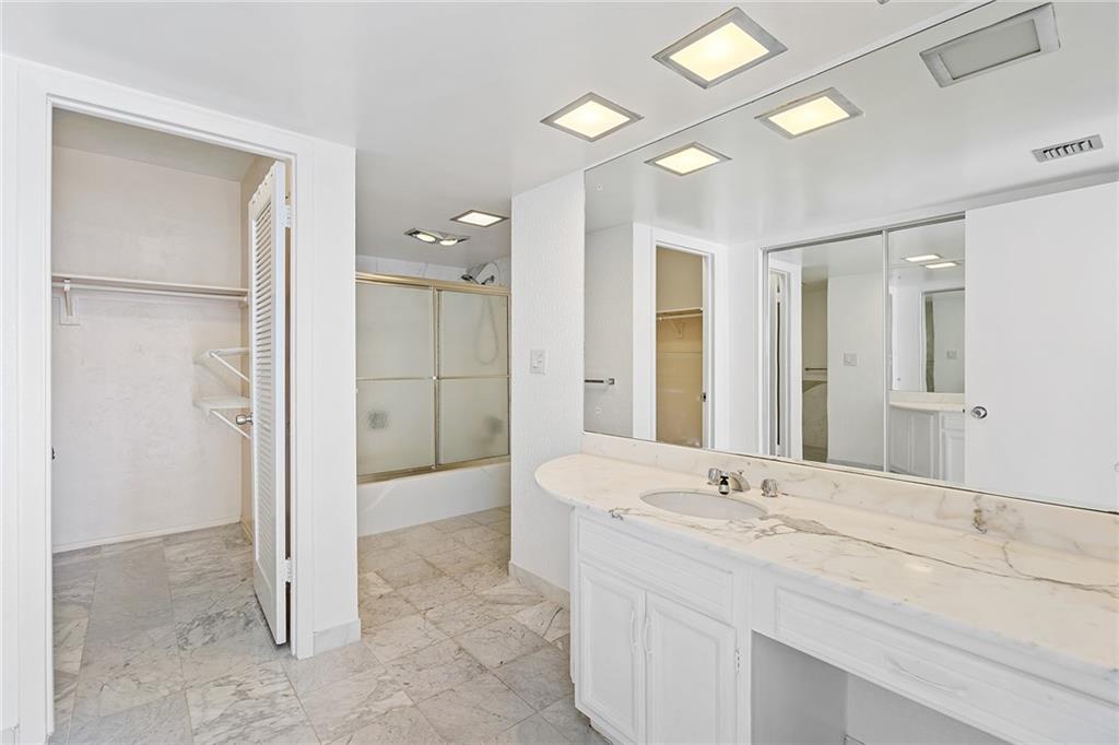 Regency Tower - Residential