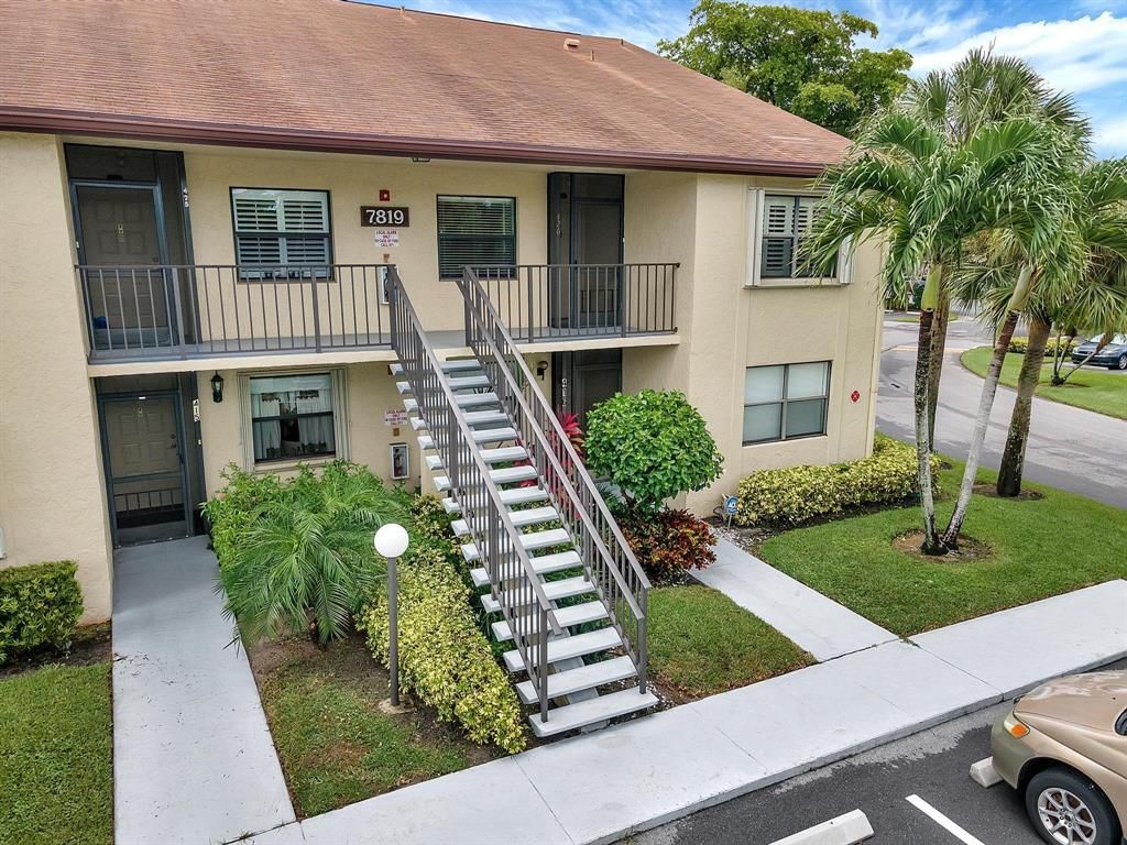 Photo of 7819 Willow Springs Drive Dr #426, Lake Worth, FL 33467 (MLS # R10813974)