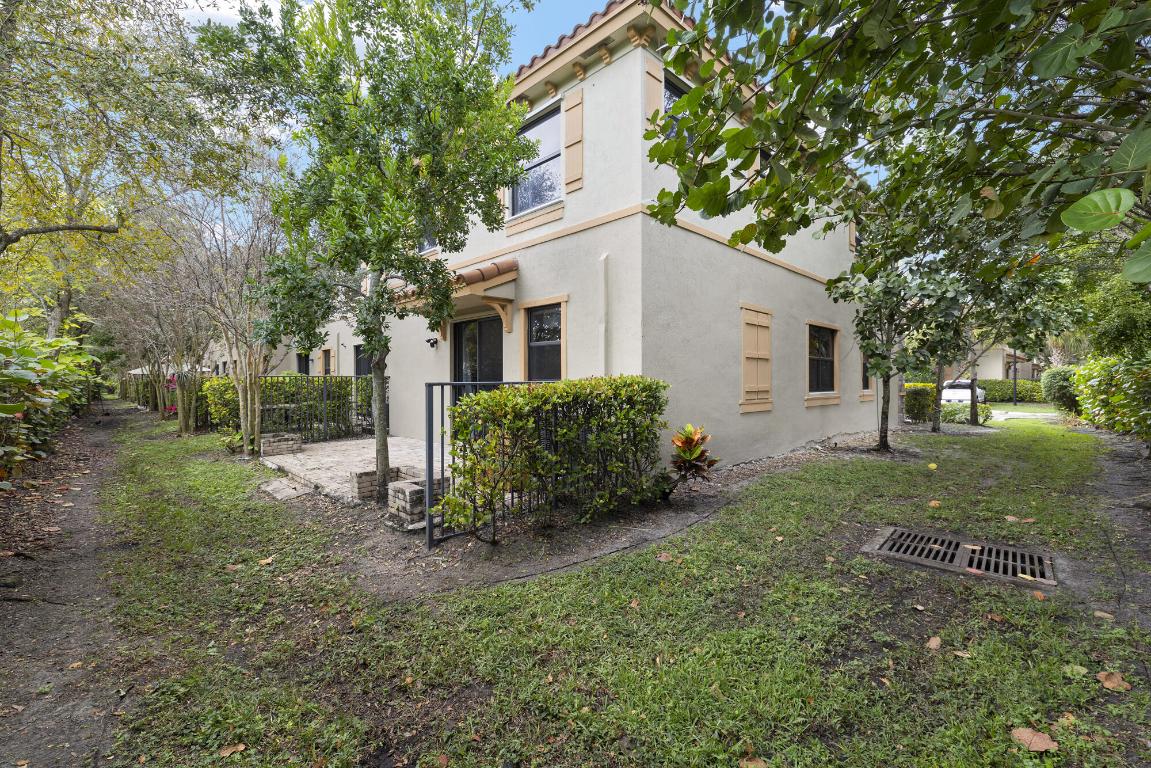 ASHTON PARC - Residential