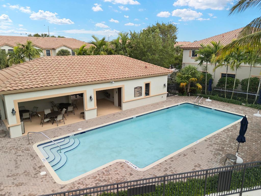 ASHTON PARC - Residential