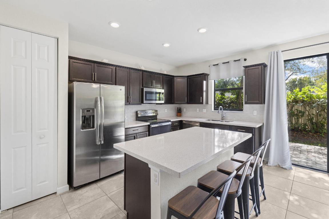 ASHTON PARC - Residential