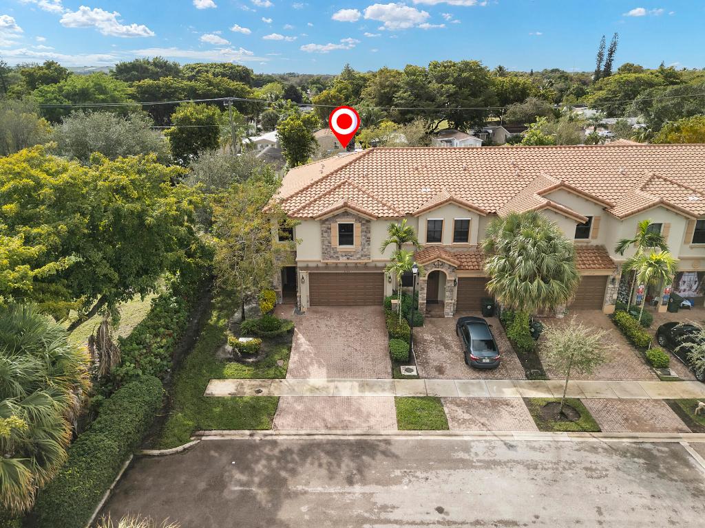 ASHTON PARC - Residential