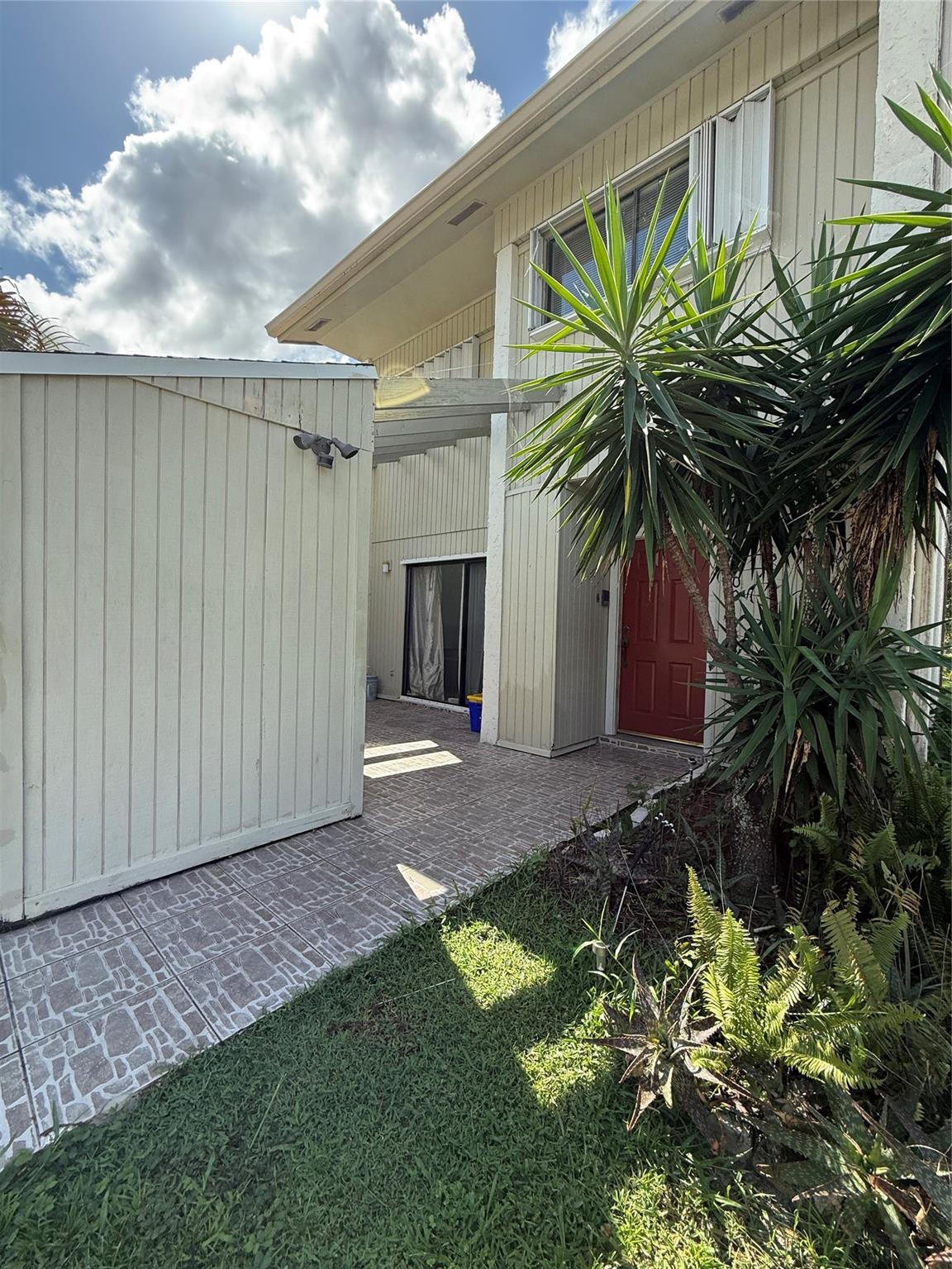 12400 Westhampton Cir -
