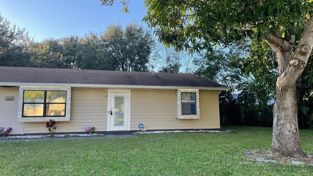 Photo of 1818 SE Vesthaven Court, Port Saint Lucie, FL 34952 (MLS # R10938976)