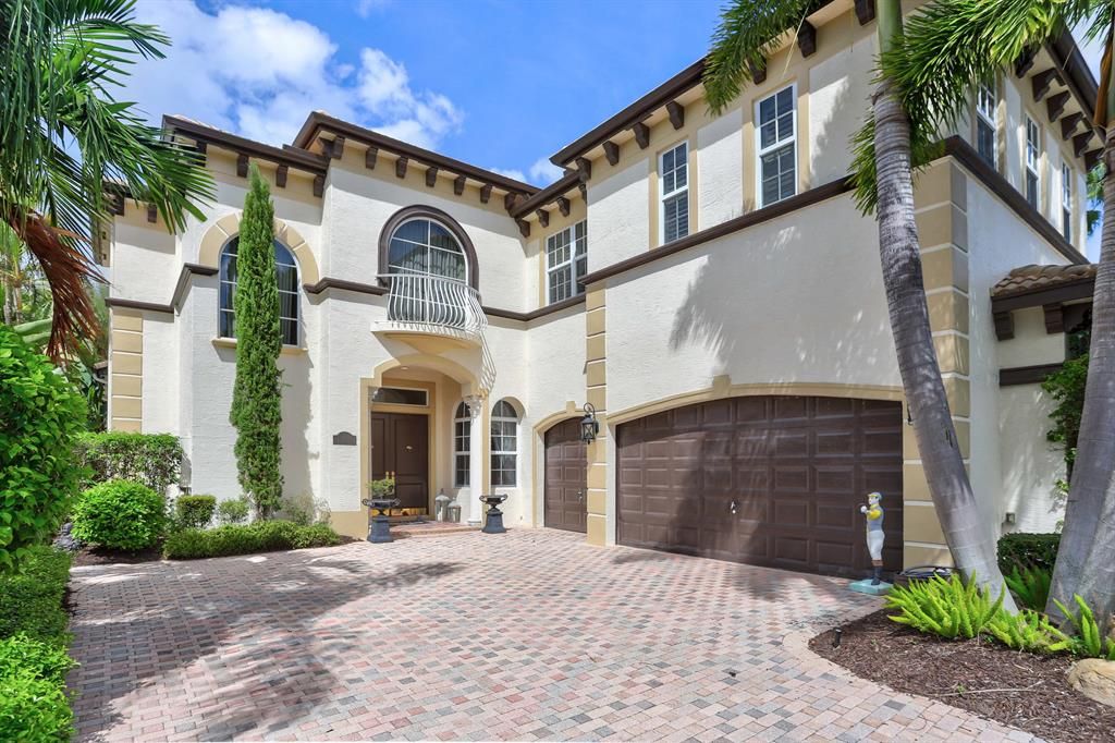 Photo of 6161 Via Venetia N, Delray Beach, FL 33484 (MLS # R10656084)
