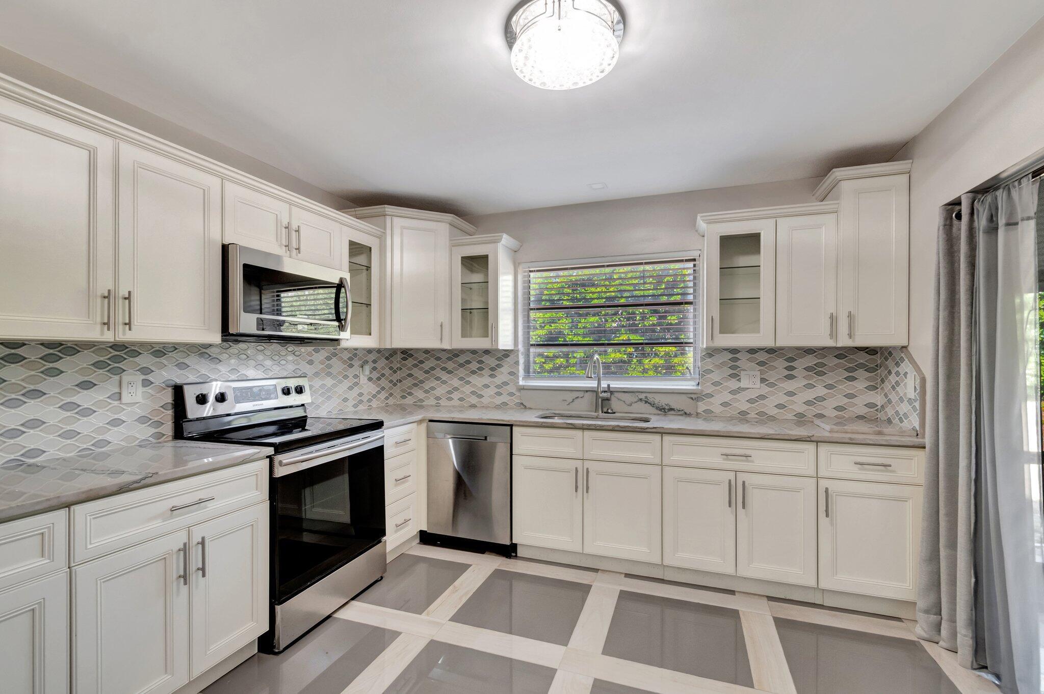 GREENTREE VILLAS CONDO - Residential