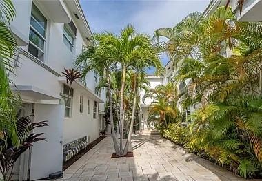 Modern 1-Bedroom in Miami Beach w/ Wood Floors & Courtyard – Welcome to your new home in Miami Beach! This spacious, stylish 1-bedroom, 2-bathroom apartment offers modern design, comfort, and unbeatable location. Featuring sleek wood floors, stainless steel appliances, and open layout filled with natural light. Located in a well-maintained building with beautiful courtyard, minutes from beach, shopping, dining, and transportation.