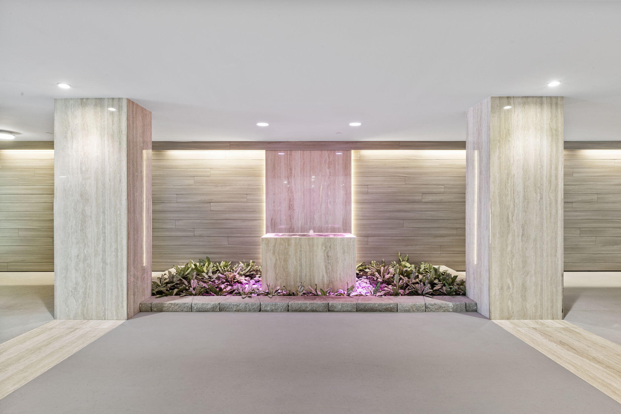 CARLYLE HOUSE CONDO - Residential