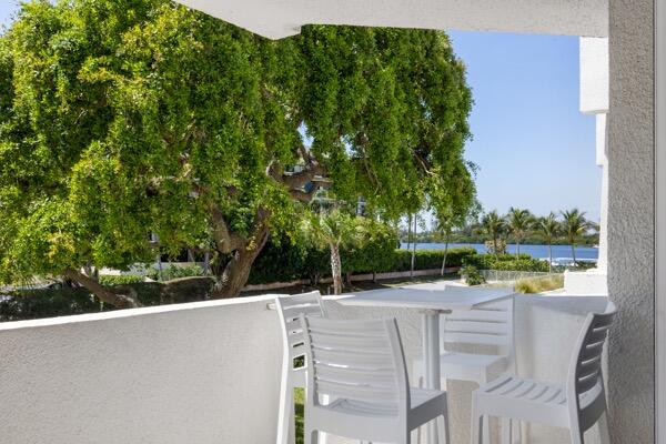 CARLYLE HOUSE CONDO - Residential