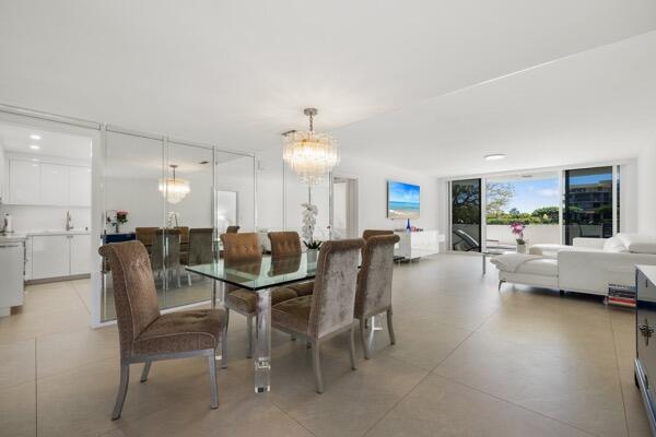 CARLYLE HOUSE CONDO - Residential