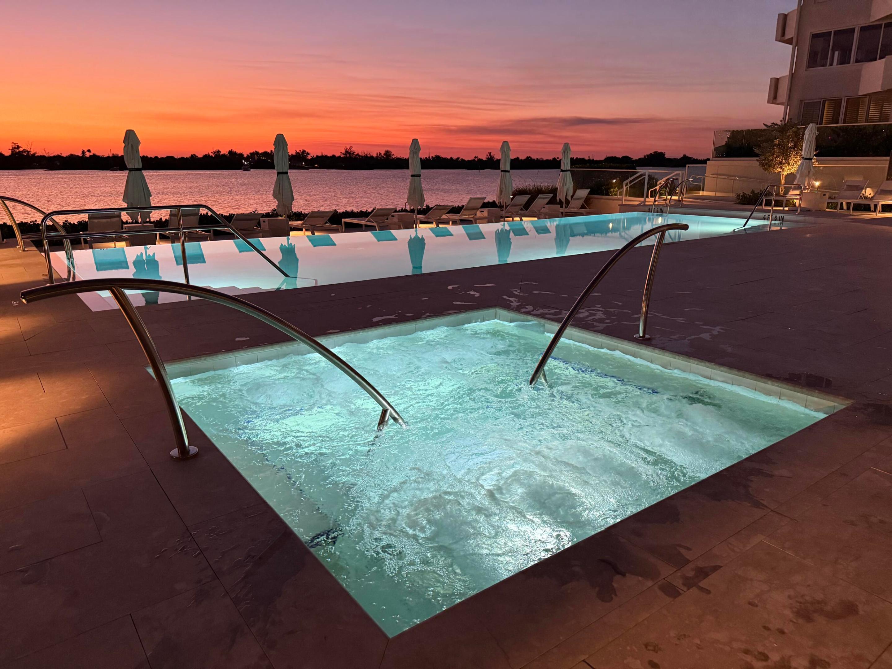 CARLYLE HOUSE CONDO - Residential