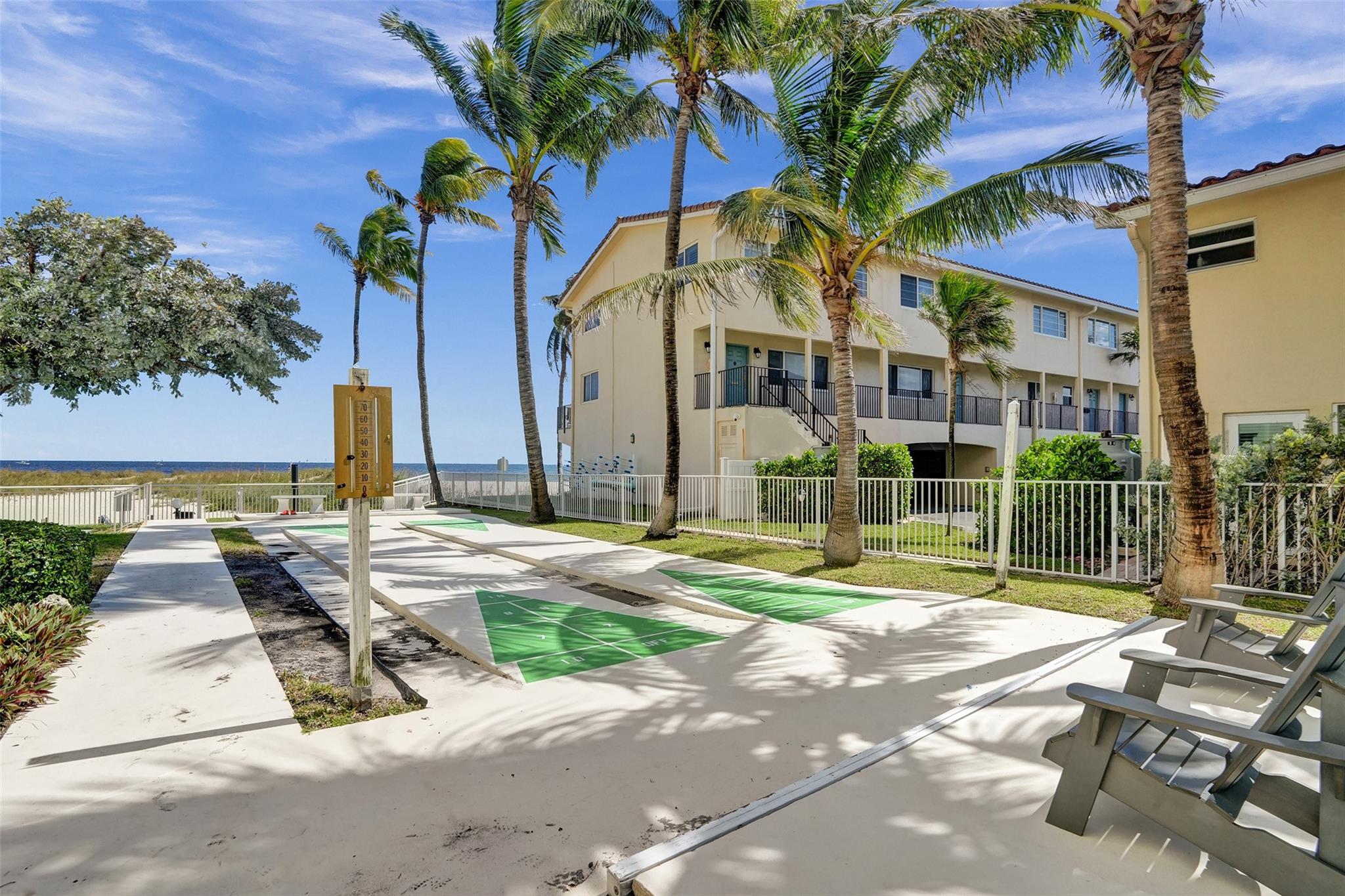 STARLIGHT TOWERS CONDO - Residential