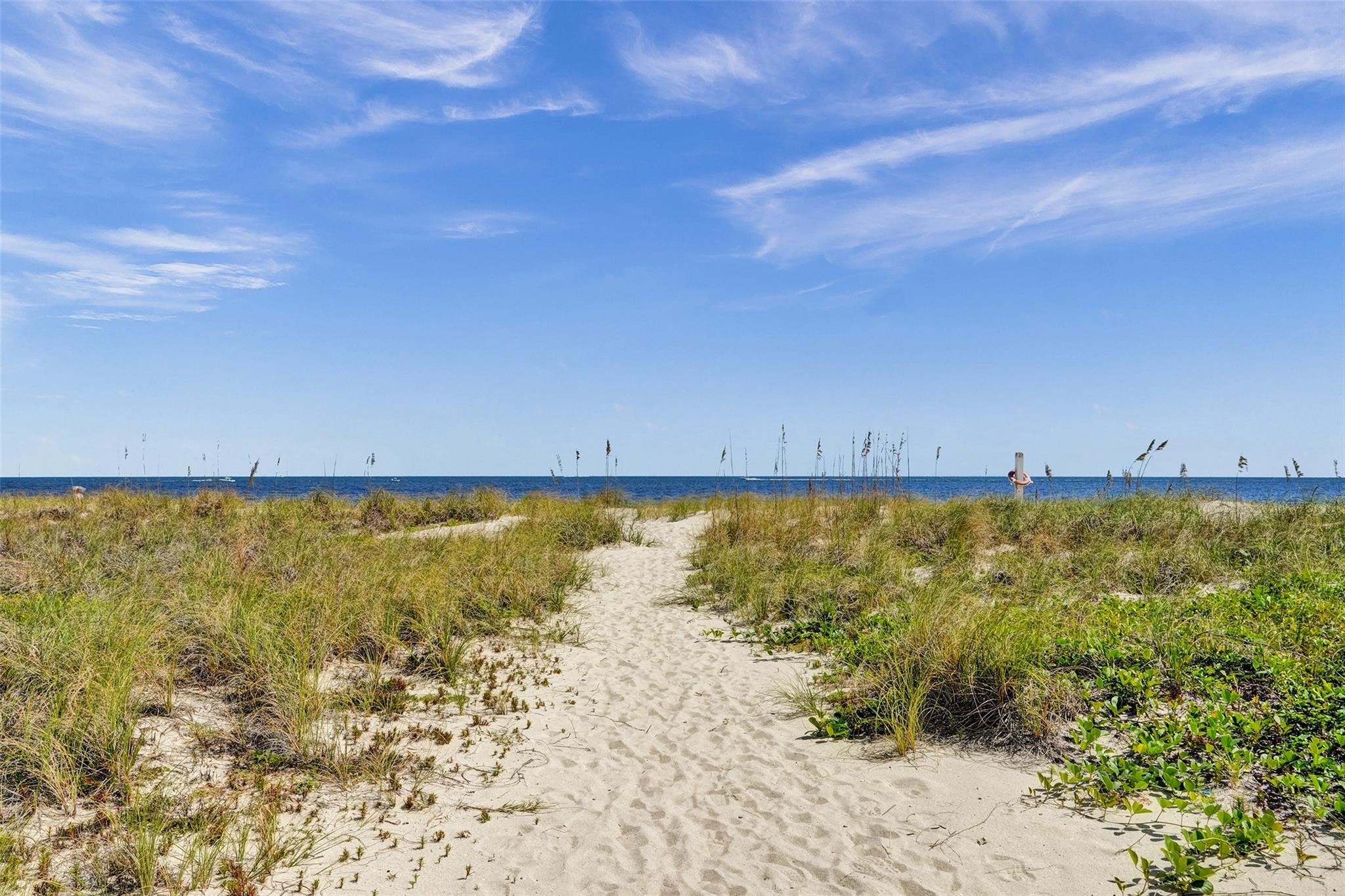 STARLIGHT TOWERS CONDO - Residential