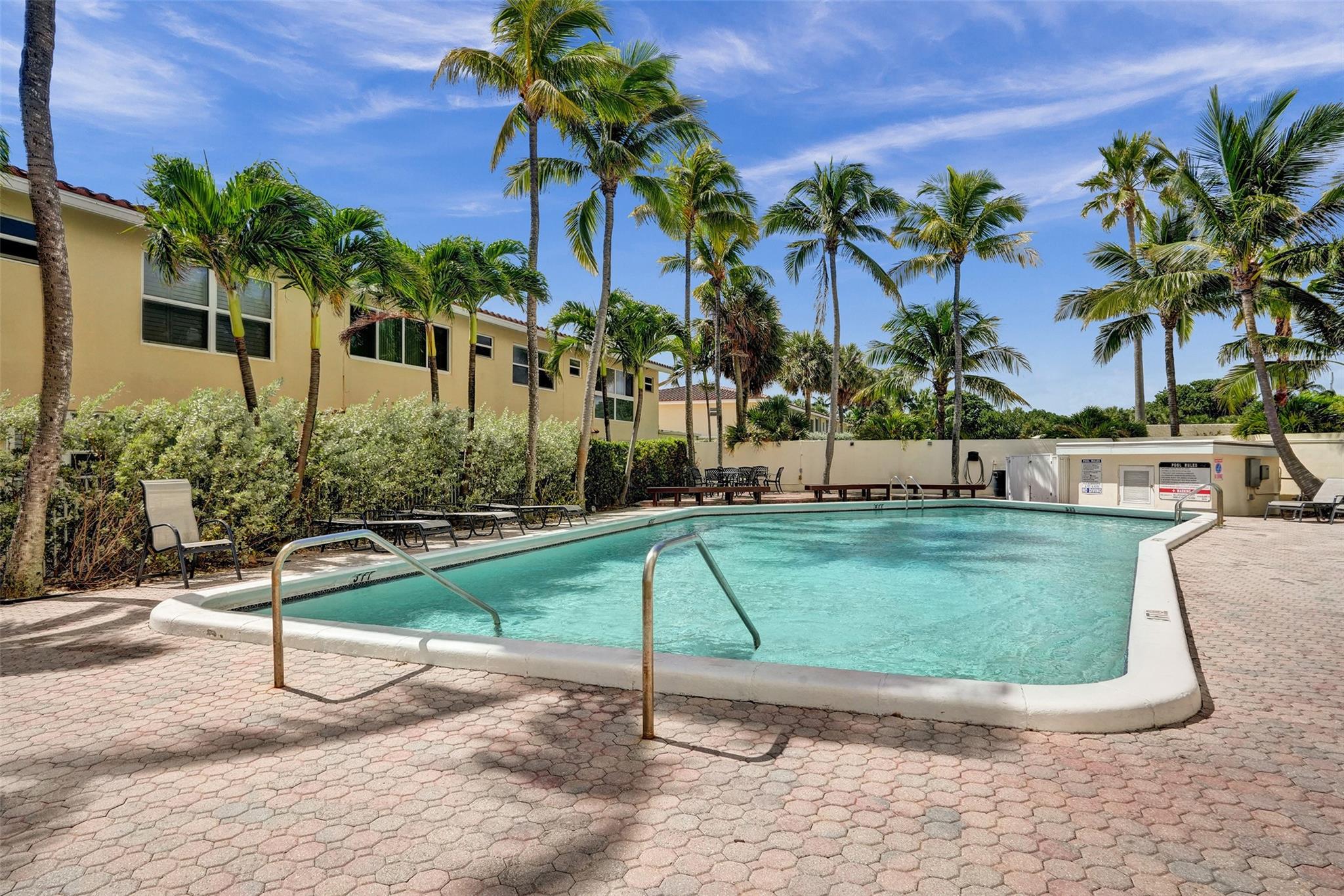 STARLIGHT TOWERS CONDO - Residential