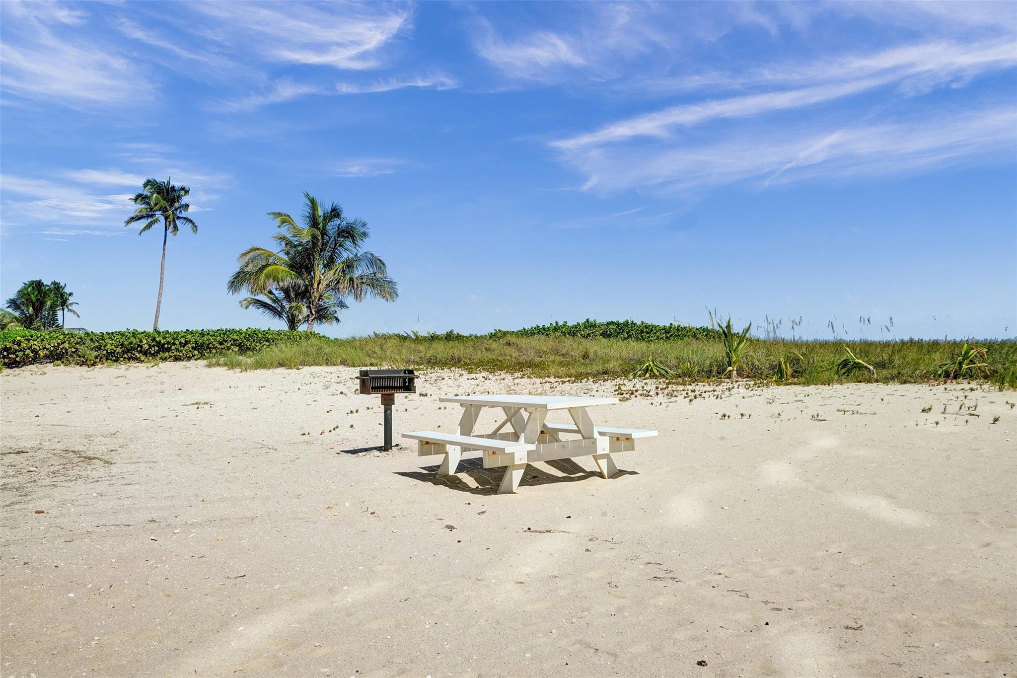 STARLIGHT TOWERS CONDO - Residential