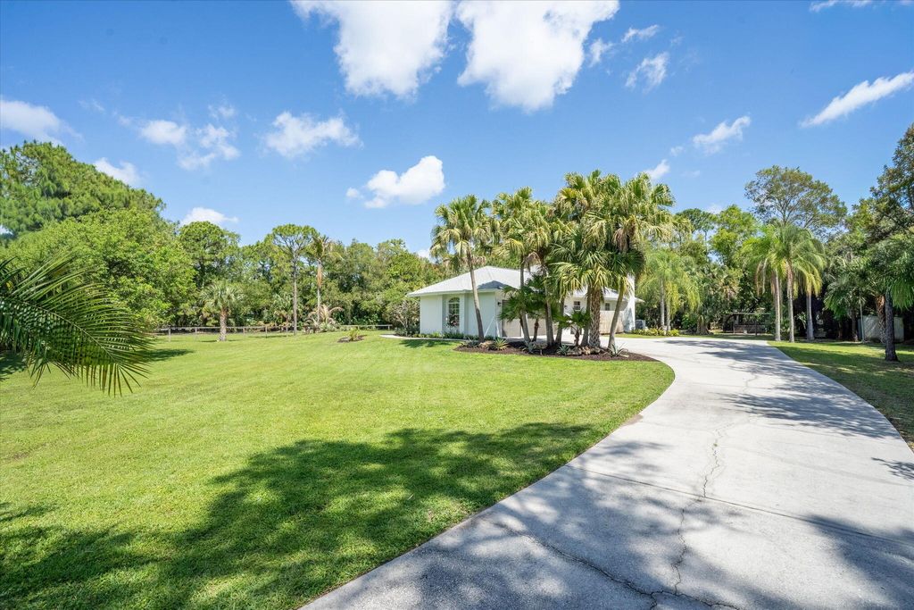 Photo of 11973 169th Court N, Jupiter, FL 33478 (MLS # B26024143)