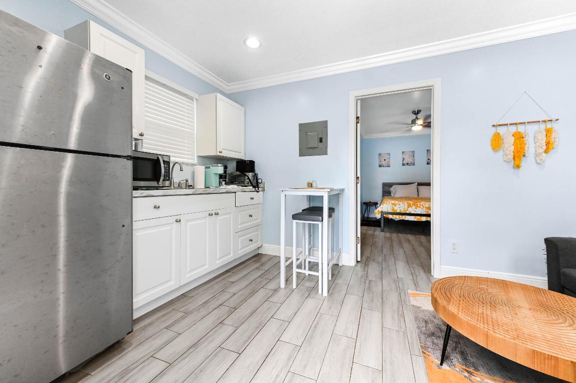 LAKE WORTH TOWN - Residential Income