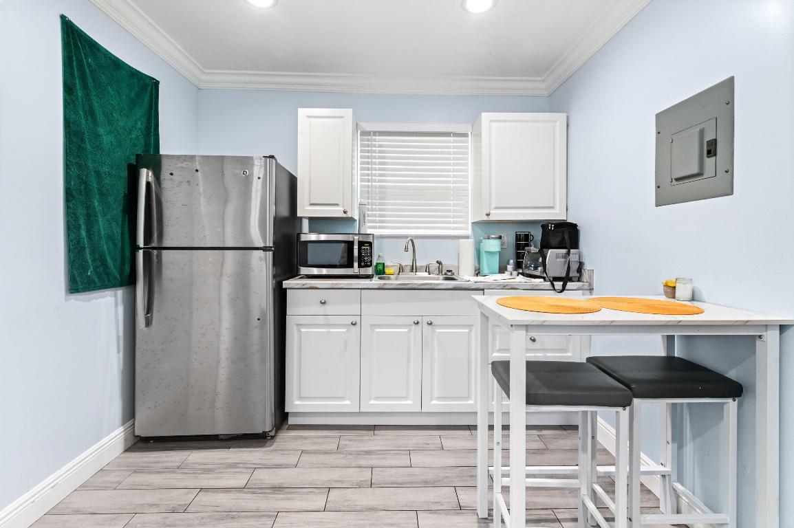 LAKE WORTH TOWN - Residential Income