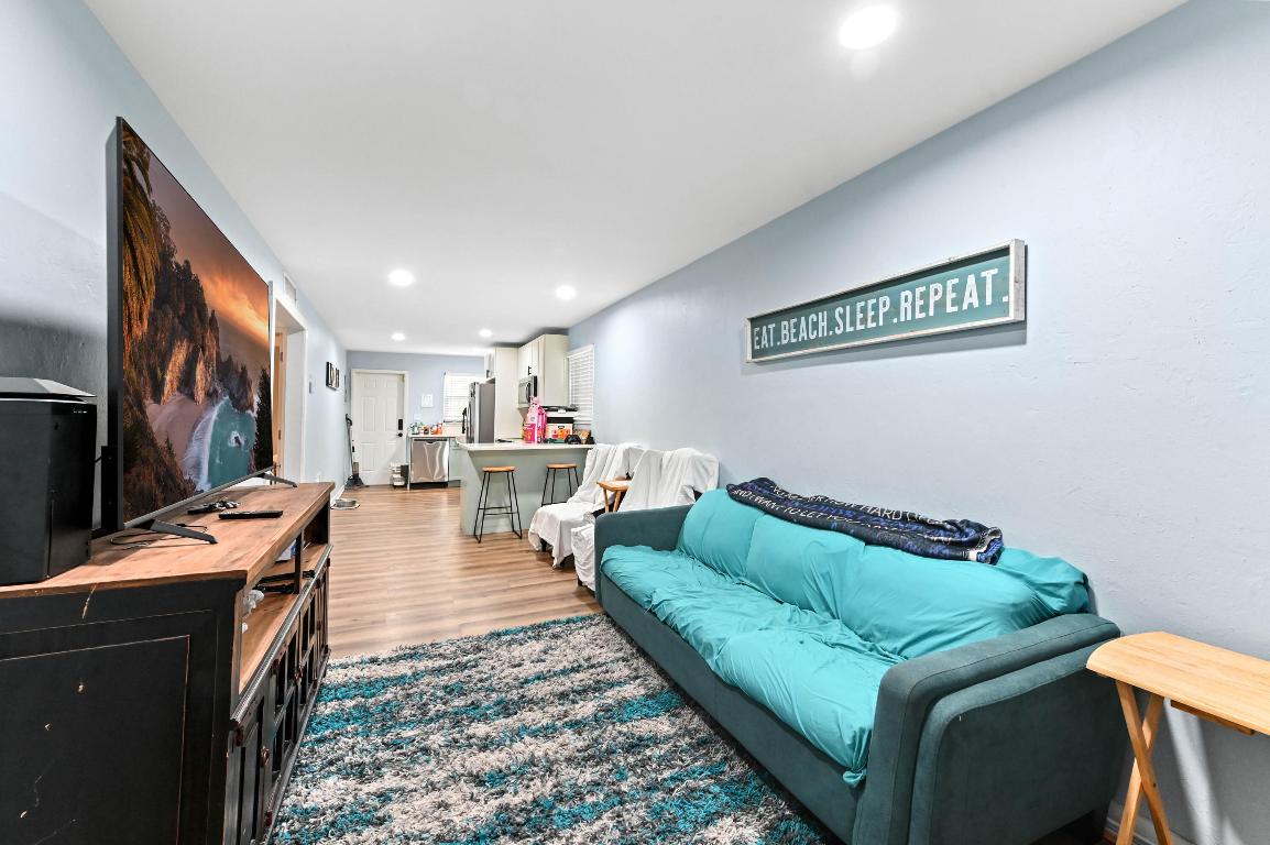 LAKE WORTH TOWN - Residential Income