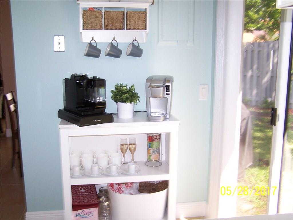 VILLAGE HOMES COUNTRY ISL - Residential