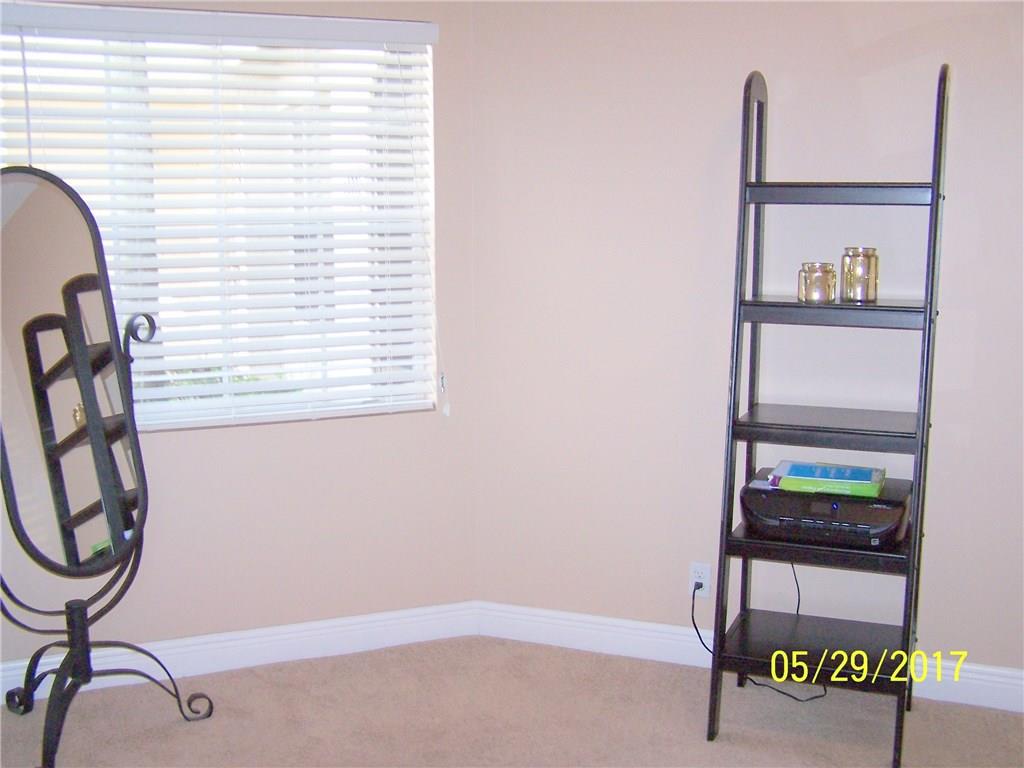 VILLAGE HOMES COUNTRY ISL - Residential