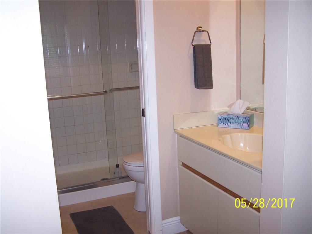 VILLAGE HOMES COUNTRY ISL - Residential