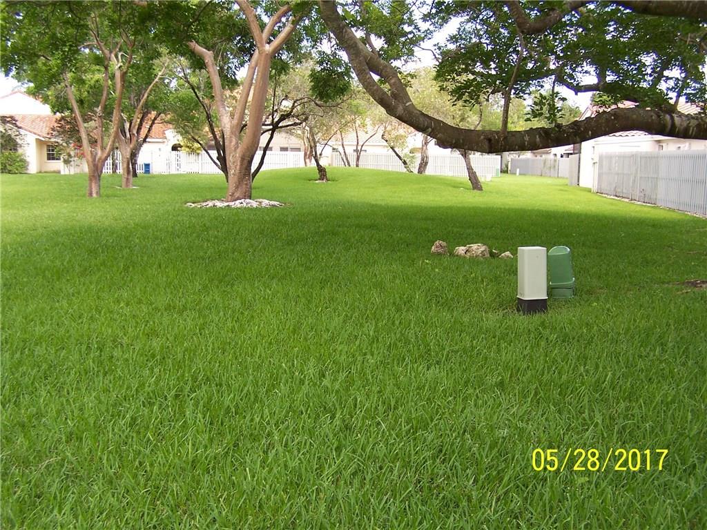 VILLAGE HOMES COUNTRY ISL - Residential