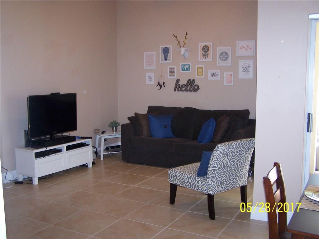 VILLAGE HOMES COUNTRY ISL - Residential