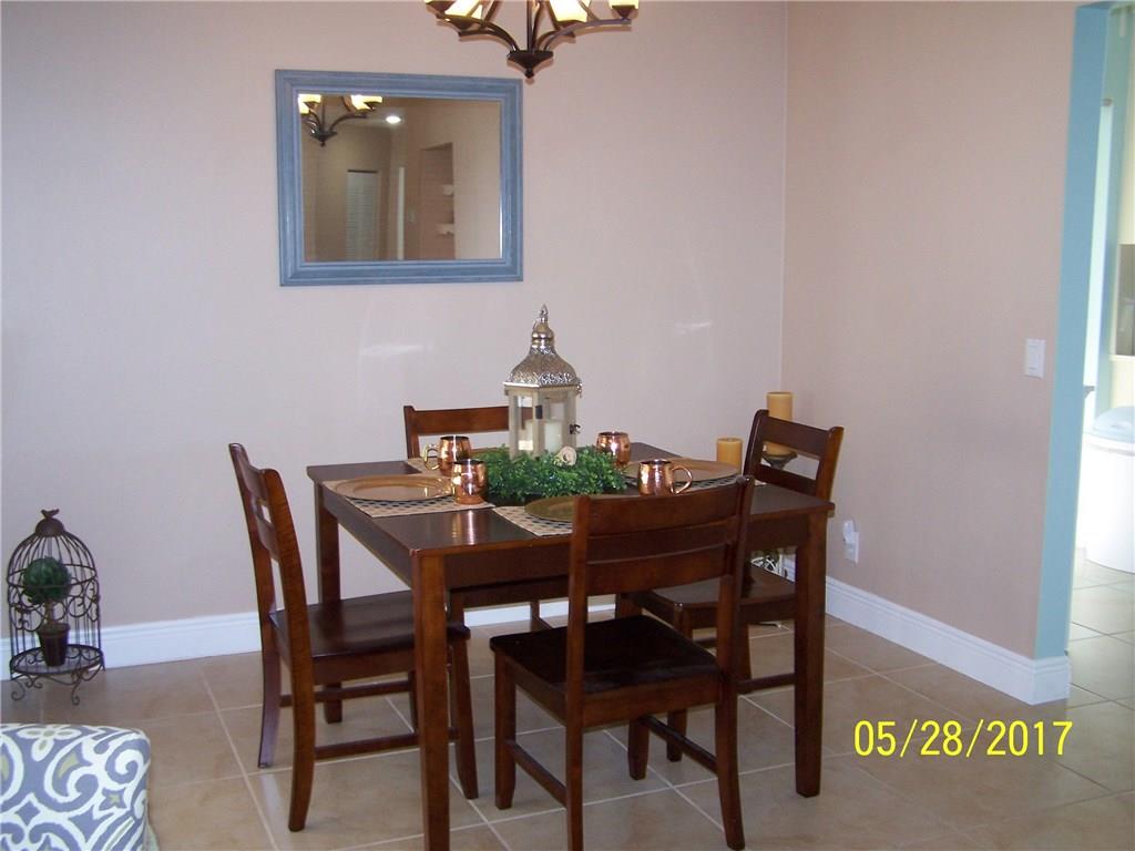 VILLAGE HOMES COUNTRY ISL - Residential