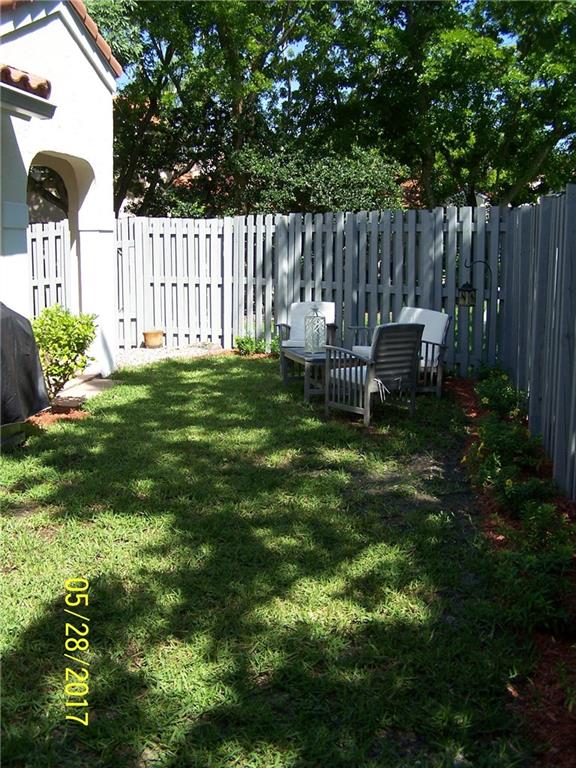 VILLAGE HOMES COUNTRY ISL - Residential