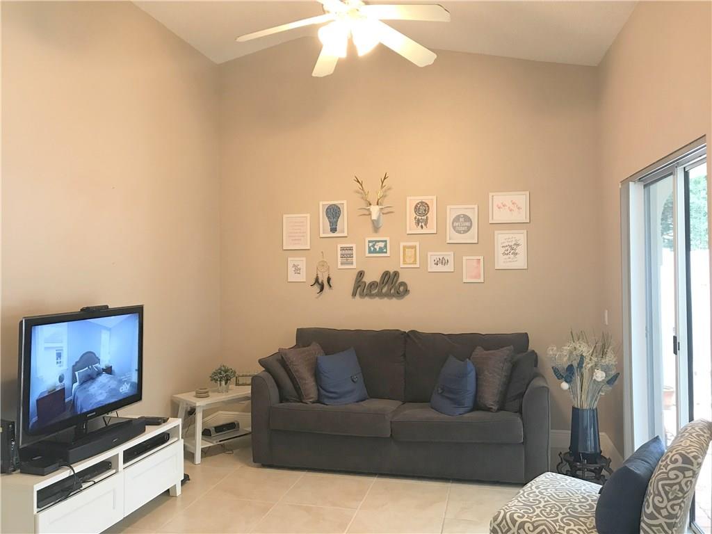 VILLAGE HOMES COUNTRY ISL - Residential