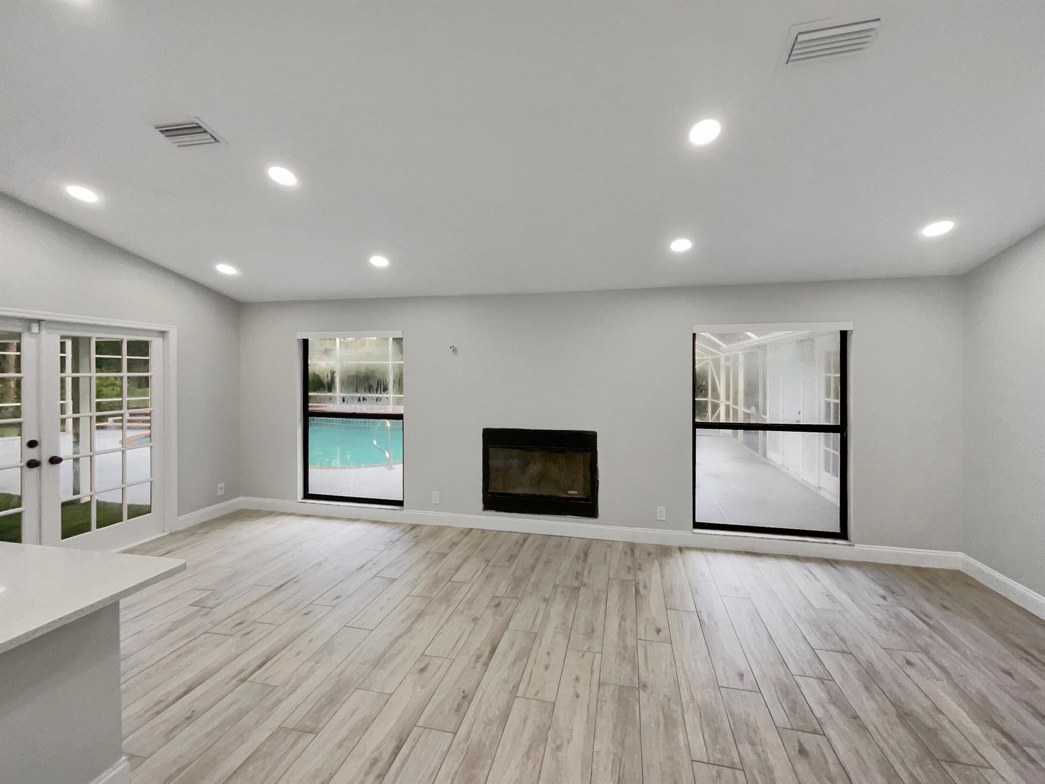 15431 105th Drive N