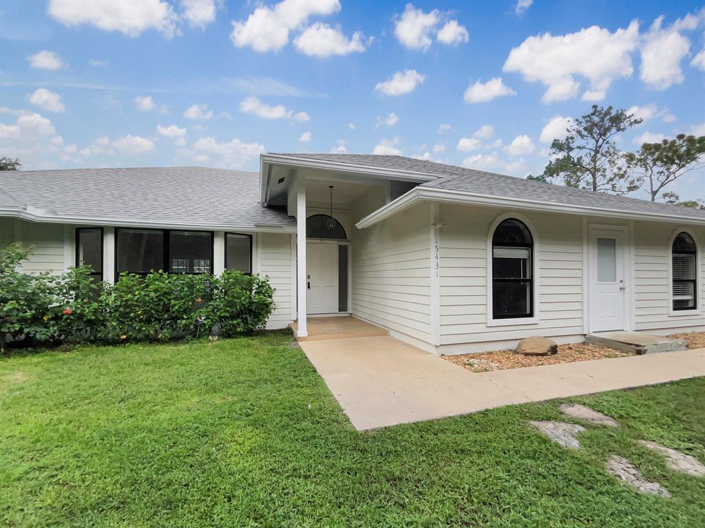 Photo of 15431 105th Drive N, Jupiter, FL 33478 (MLS # R11116128)