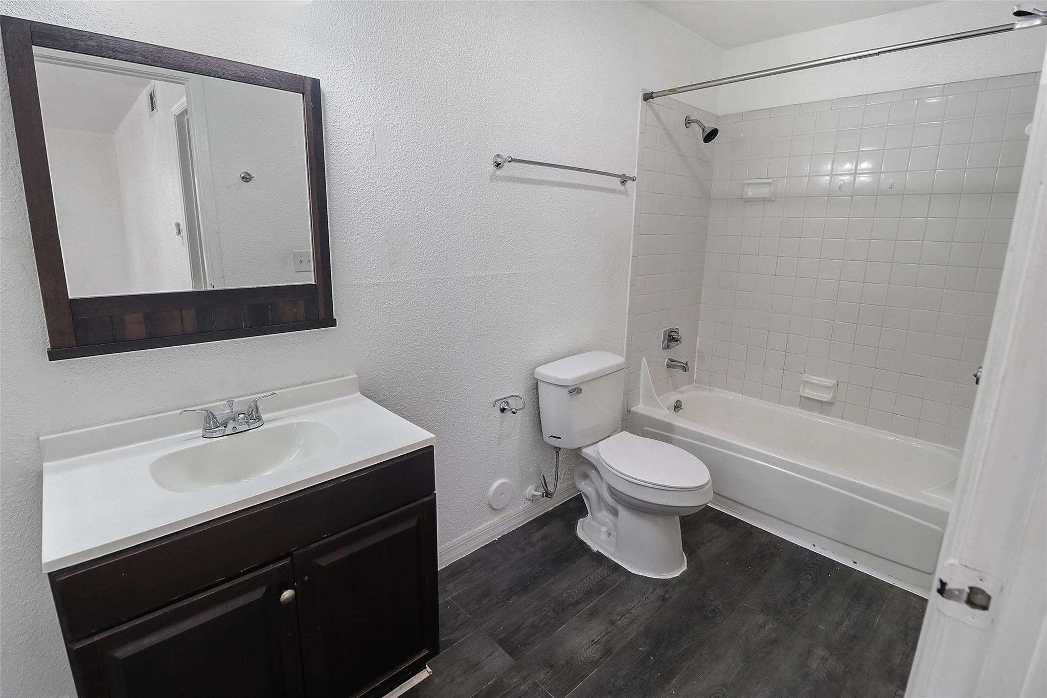 SAVANNAH AT RIVERSIDE - Residential