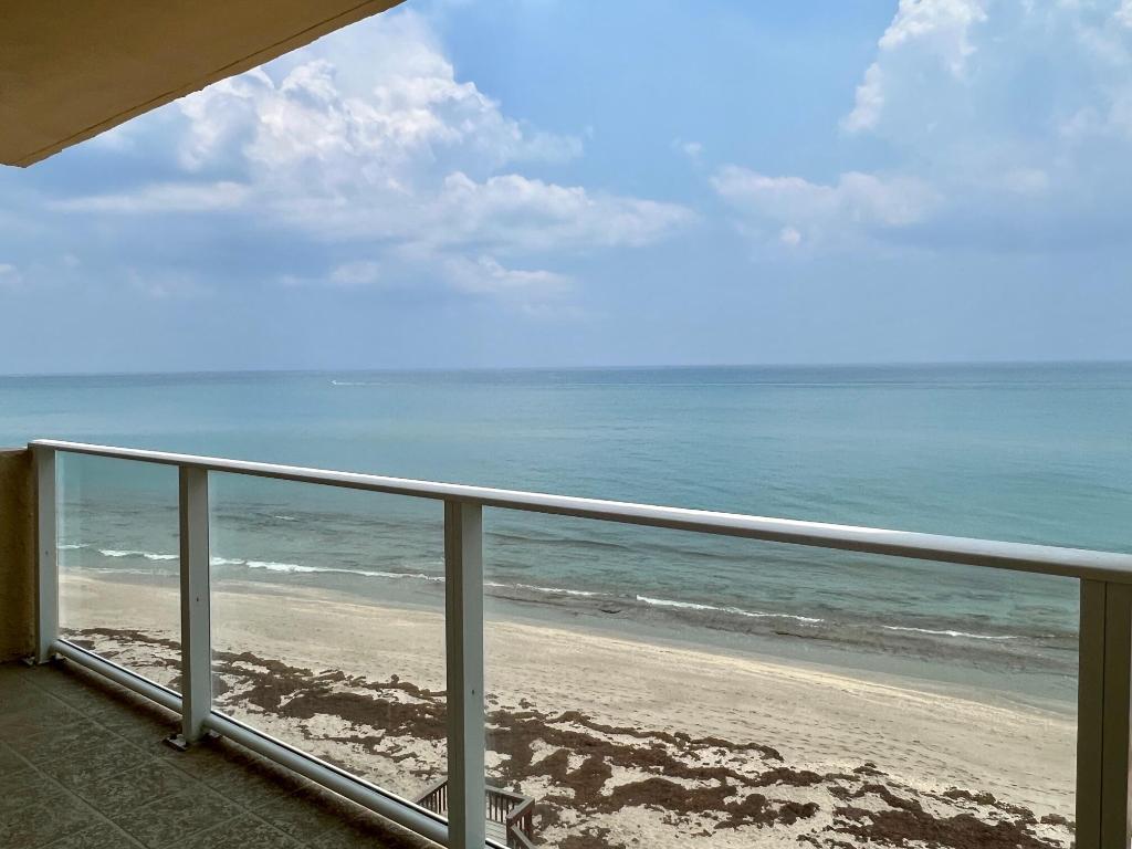 AQUARIUS CONDO - Residential Lease