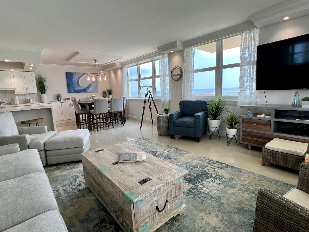 AQUARIUS CONDO - Residential Lease