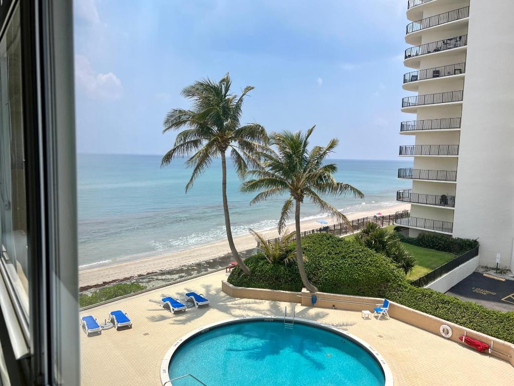 AQUARIUS CONDO - Residential Lease