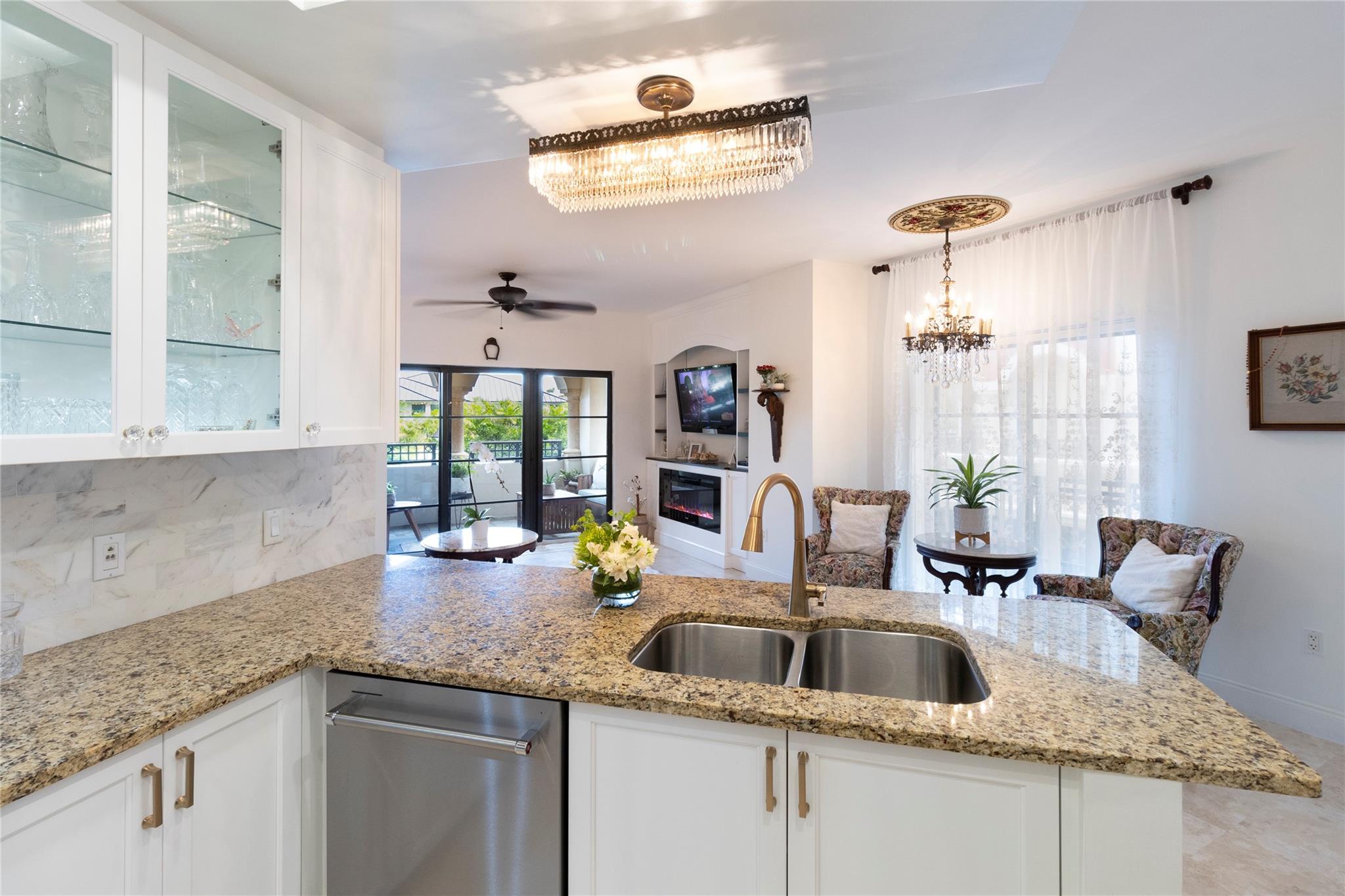 FOUNTAINS ON OCEAN BLVD - Residential