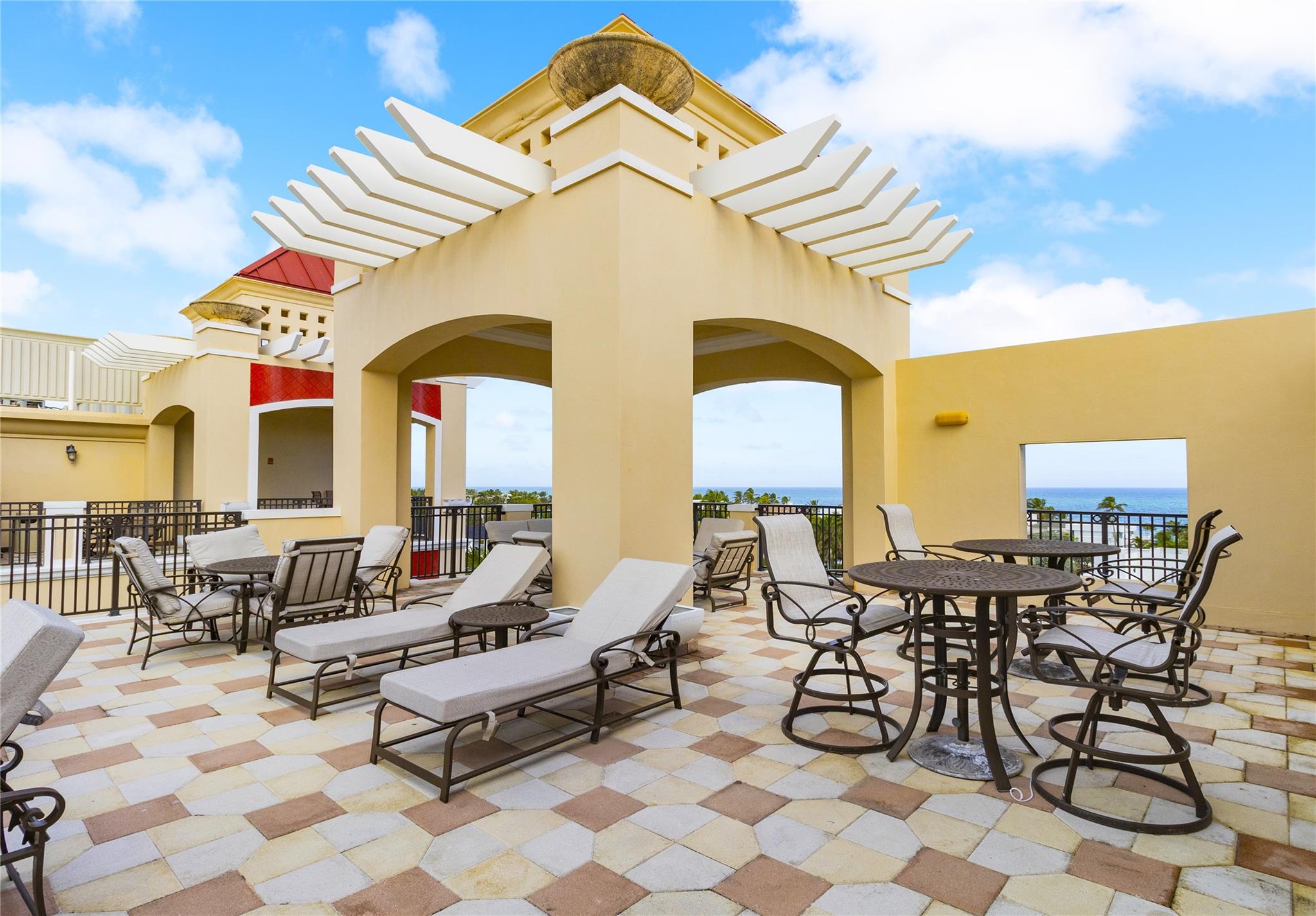 FOUNTAINS ON OCEAN BLVD - Residential