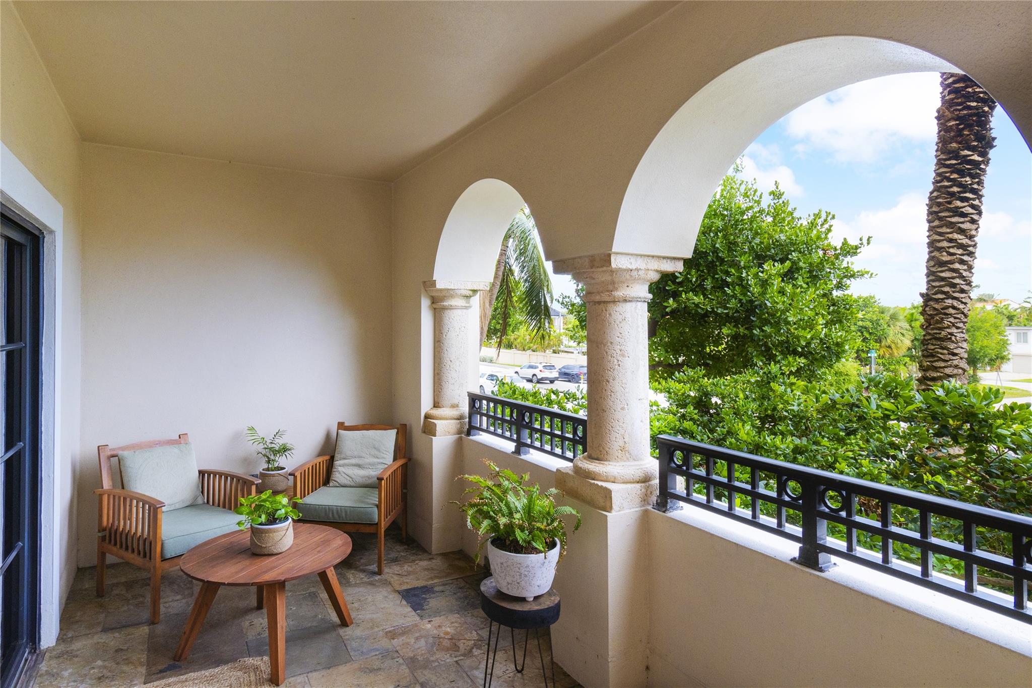 FOUNTAINS ON OCEAN BLVD - Residential