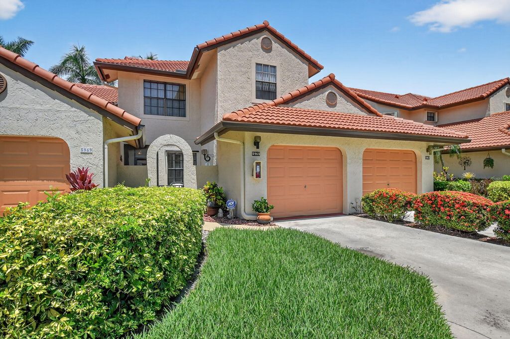 Photo of 5965 Parkwalk Drive, Boynton Beach, FL 33472 (MLS # R11110319)