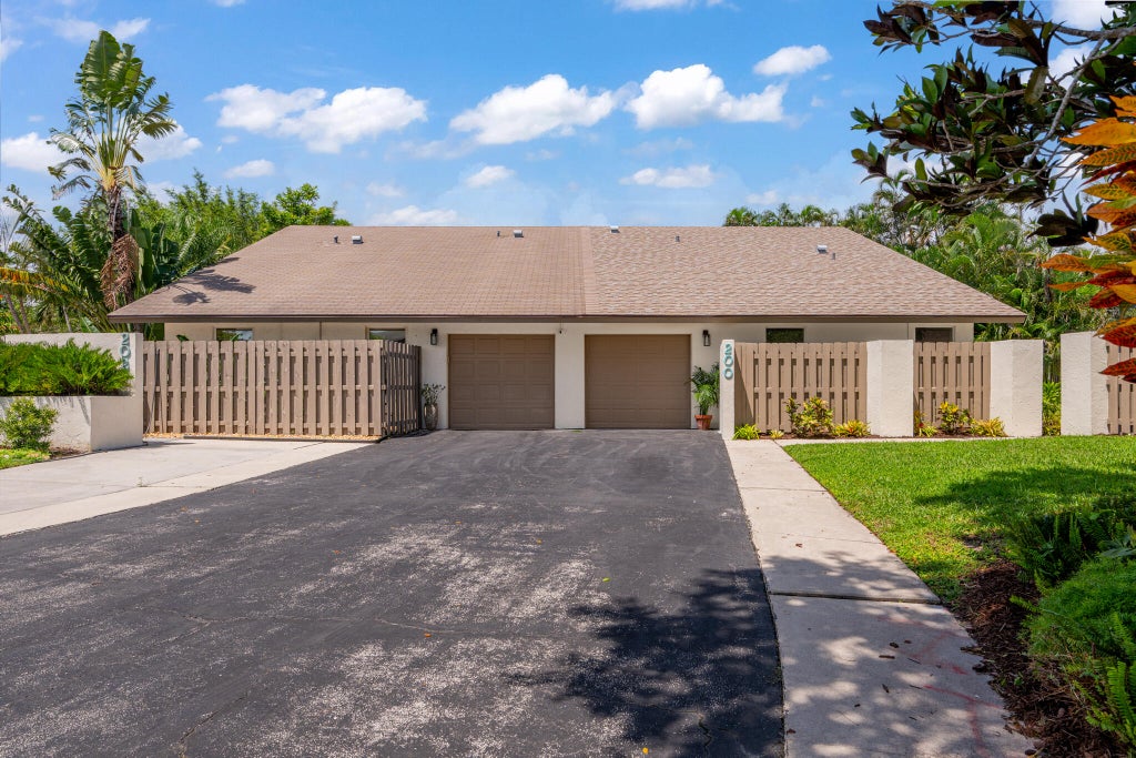 Photo of 200 SW 29th Avenue, Delray Beach, FL 33445 (MLS # B26079995)